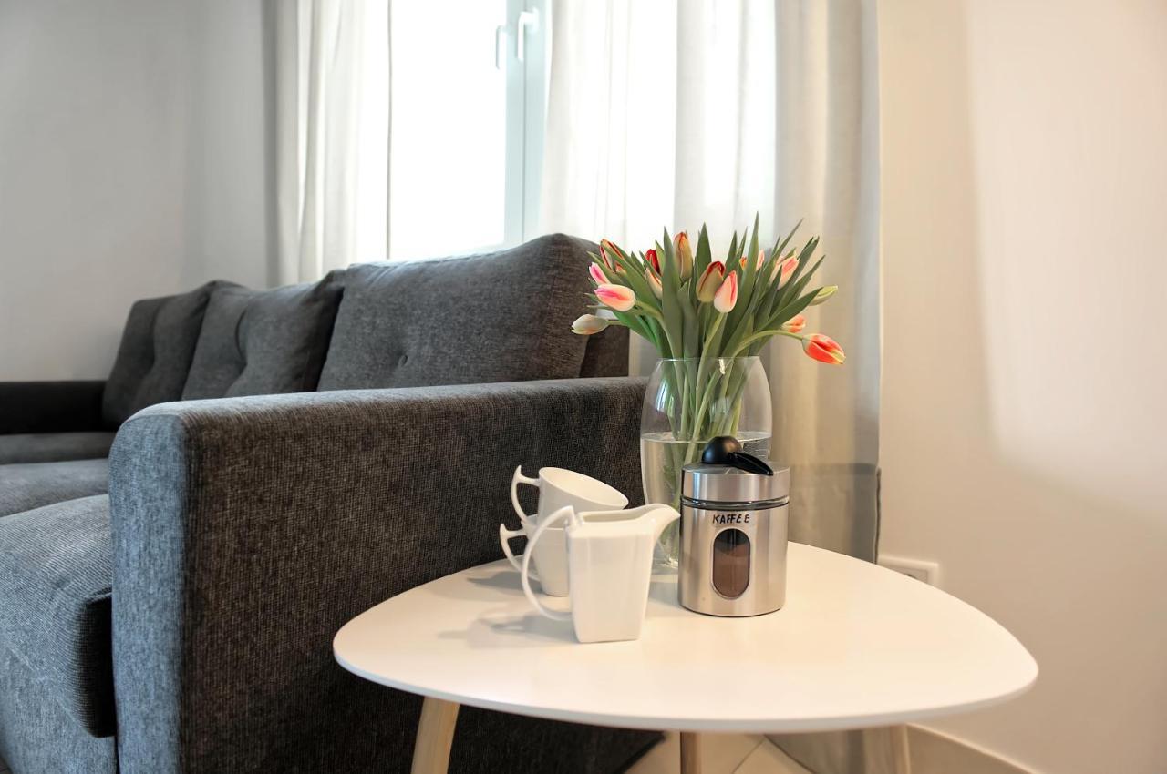 Apartment Modern Wohnen I Smart Tv I Terrasse I 2x Parkplatz I 2 Schlafzimmer I 6 Schlafplaetze Bad Oeynhausen