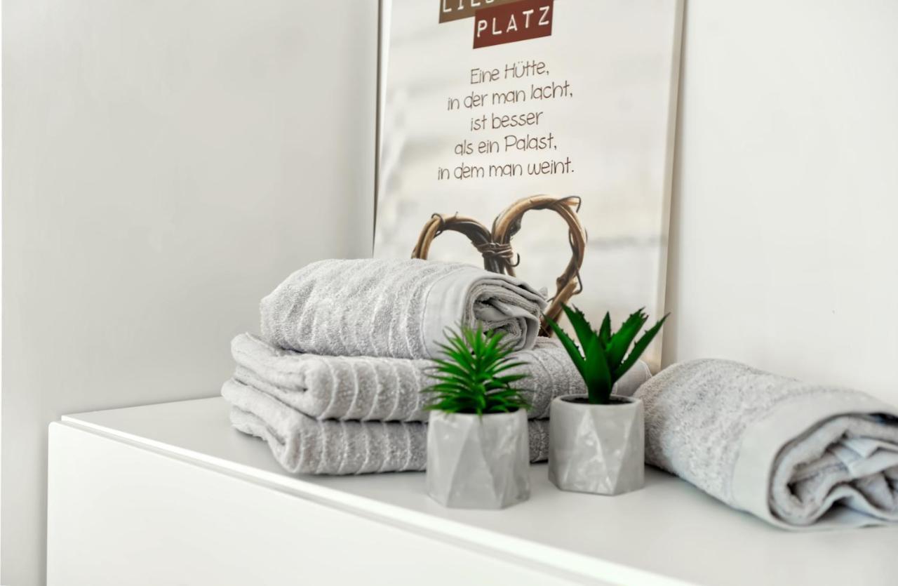 Modern Wohnen I Smart Tv I Terrasse I 2x Parkplatz I 2 Schlafzimmer I 6 Schlafplaetze Apartment