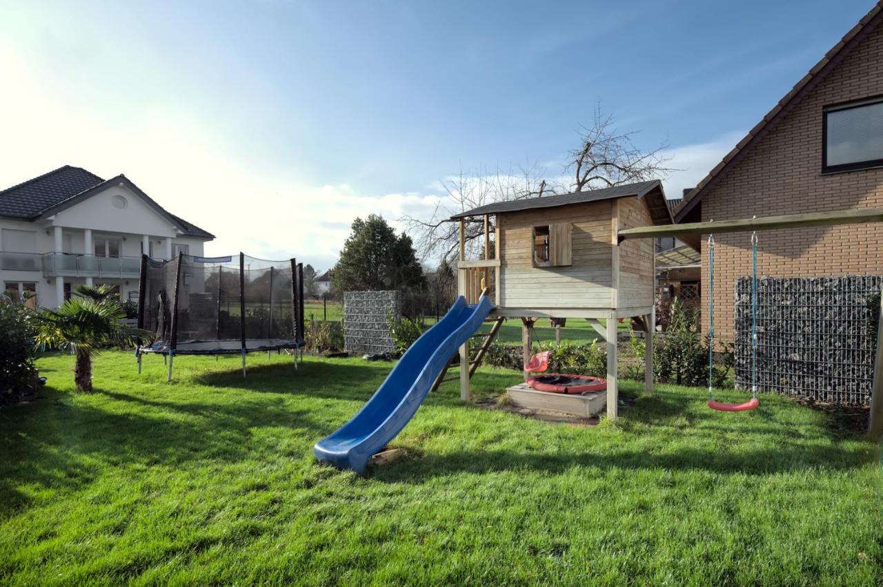 Modern Wohnen I Smart Tv I Terrasse I 2x Parkplatz I 2 Schlafzimmer I 6 Schlafplaetze Apartment